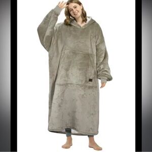 ¡RELAX Soma gray plush pullover wearable blanket robe